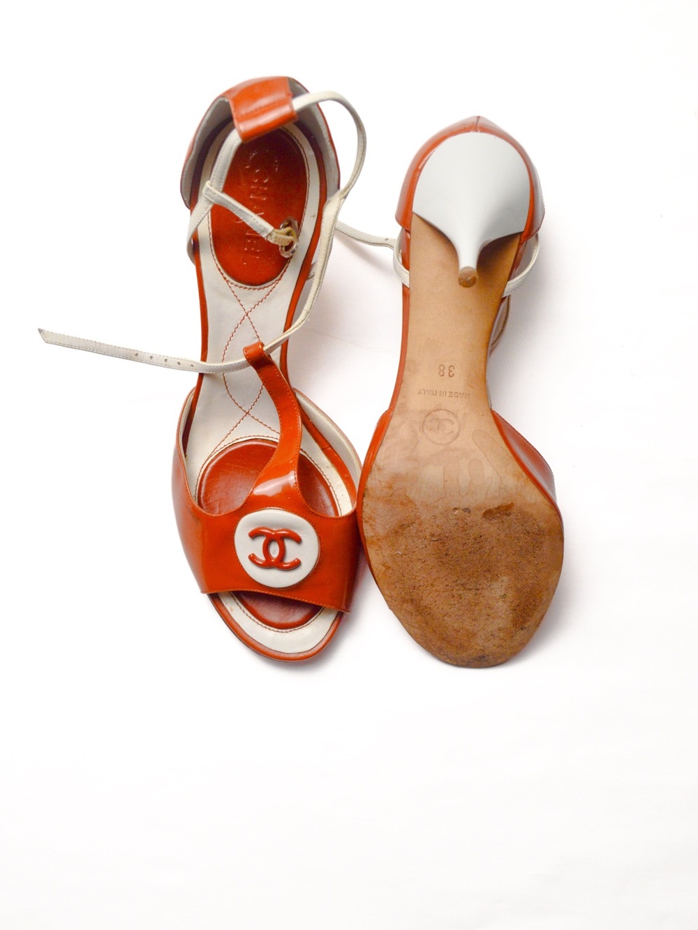CHANEL Orange and White Leather T-Strap Sandals - Picture 5 of 7